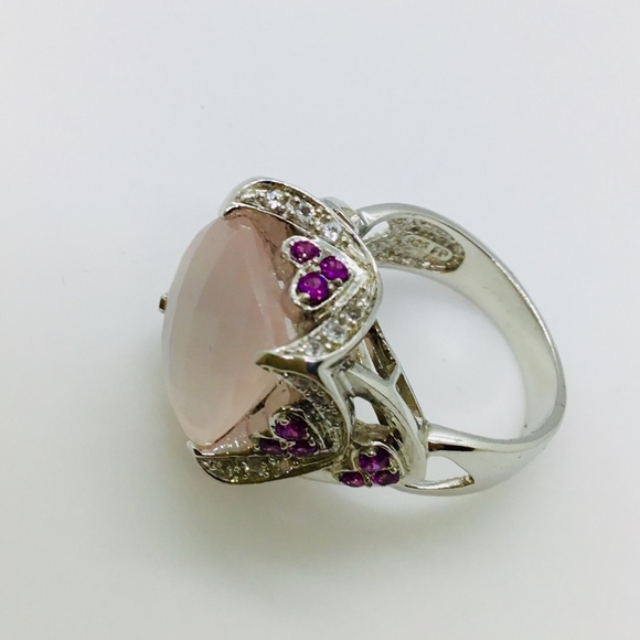 Stunning Quartz and Tourmaline Ring - Picture 2 of 2